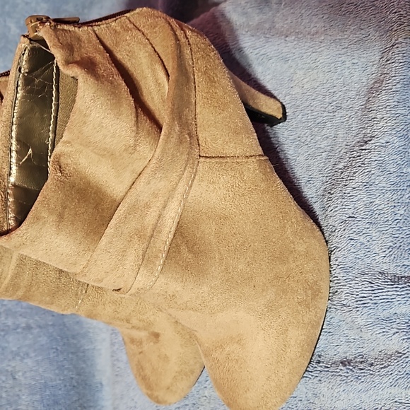 Francesca's Collections Tan Heeled Boots - Picture 3 of 5